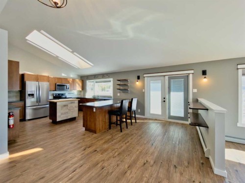 8149 26 Avenue, Coleman, AB - Indoor Photo Showing Kitchen