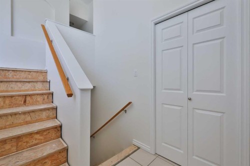 406 Kodiak Boulevard North, Lethbridge, AB - Indoor Photo Showing Other Room