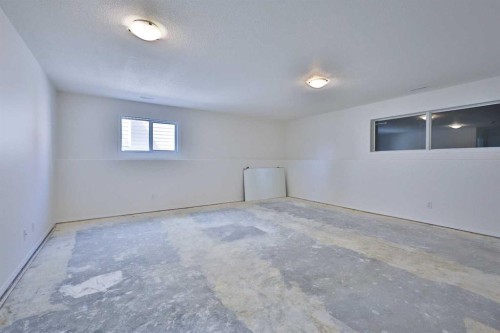 406 Kodiak Boulevard North, Lethbridge, AB - Indoor Photo Showing Other Room