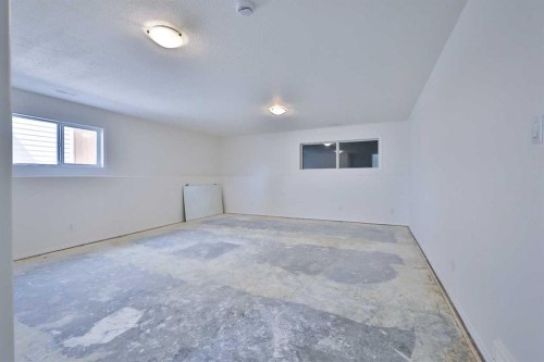 406 Kodiak Boulevard North, Lethbridge, AB - Indoor Photo Showing Other Room