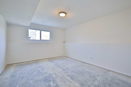 406 Kodiak Boulevard North, Lethbridge, AB - Indoor Photo Showing Other Room