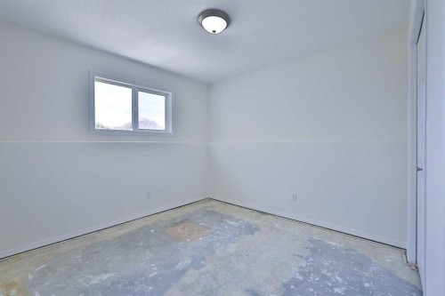 406 Kodiak Boulevard North, Lethbridge, AB - Indoor Photo Showing Other Room