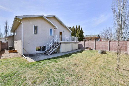 406 Kodiak Boulevard North, Lethbridge, AB - Outdoor With Deck Patio Veranda With Exterior