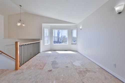 406 Kodiak Boulevard North, Lethbridge, AB - Indoor Photo Showing Other Room