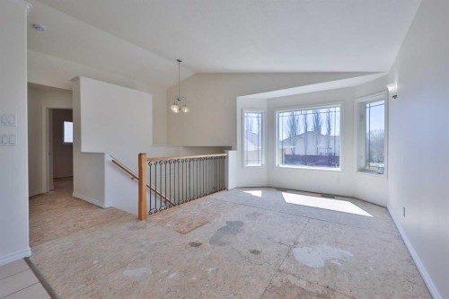 406 Kodiak Boulevard North, Lethbridge, AB - Indoor Photo Showing Other Room