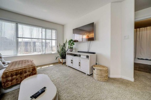 286 Twinriver Road West, Lethbridge, AB - Indoor