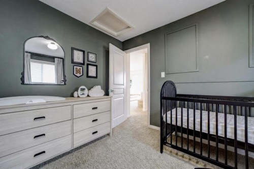 286 Twinriver Road West, Lethbridge, AB - Indoor Photo Showing Bedroom