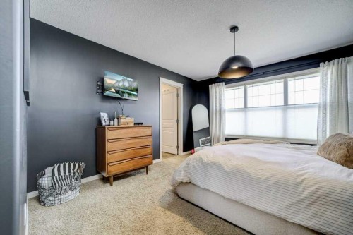 286 Twinriver Road West, Lethbridge, AB - Indoor Photo Showing Bedroom
