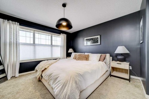 286 Twinriver Road West, Lethbridge, AB - Indoor Photo Showing Bedroom