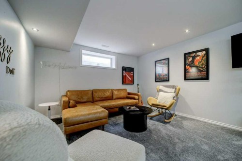 286 Twinriver Road West, Lethbridge, AB - Indoor