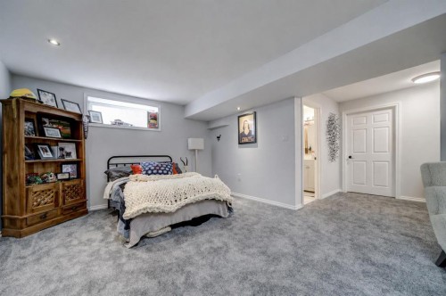 286 Twinriver Road West, Lethbridge, AB - Indoor