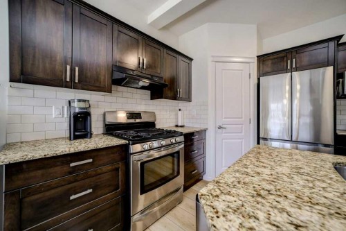 286 Twinriver Road West, Lethbridge, AB - Indoor Photo Showing Kitchen With Stainless Steel Kitchen