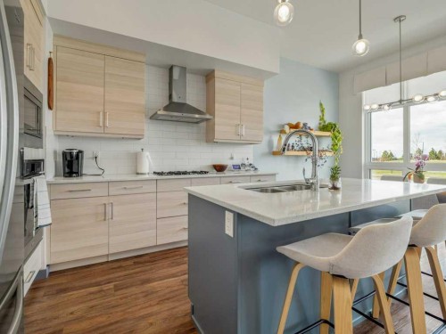 350 Uplands Boulevard North, Lethbridge, AB - Indoor Photo Showing Kitchen With Double Sink With Upgraded Kitchen