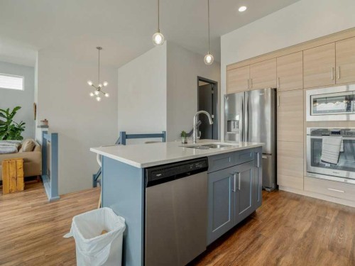 350 Uplands Boulevard North, Lethbridge, AB - Indoor Photo Showing Kitchen With Upgraded Kitchen