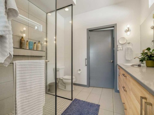 350 Uplands Boulevard North, Lethbridge, AB - Indoor Photo Showing Bathroom