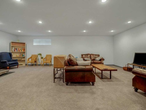 350 Uplands Boulevard North, Lethbridge, AB - Indoor Photo Showing Basement
