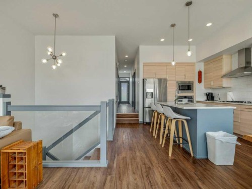 350 Uplands Boulevard North, Lethbridge, AB - Indoor Photo Showing Kitchen With Upgraded Kitchen