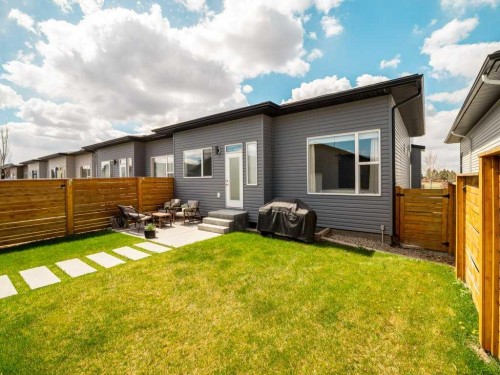 350 Uplands Boulevard North, Lethbridge, AB - Outdoor