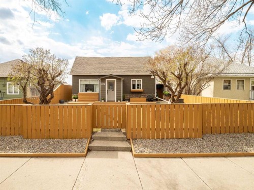 322 19 Street NORTH Lethbridge, AB T1H 3K2