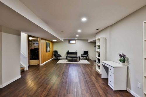 99 Lemoyne Crescent West, Lethbridge, AB - Indoor