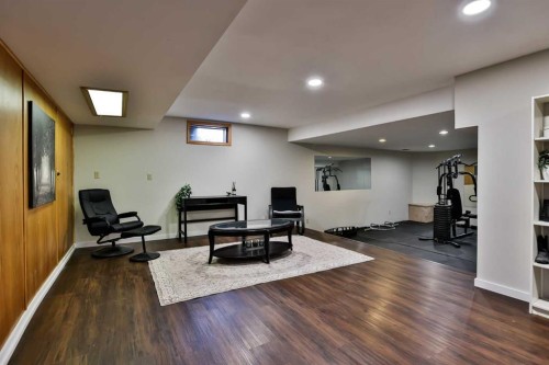 99 Lemoyne Crescent West, Lethbridge, AB - Indoor Photo Showing Other Room