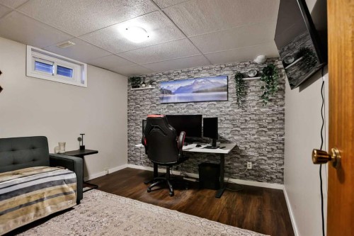 99 Lemoyne Crescent West, Lethbridge, AB - Indoor Photo Showing Office