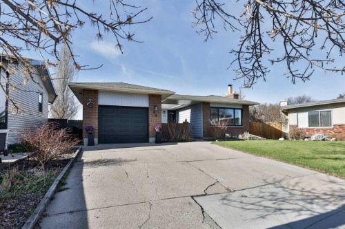 99 Lemoyne Crescent West, Lethbridge, AB - Outdoor