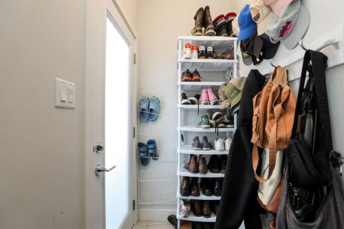 867 Coalbrook Close West, Lethbridge, AB - Indoor