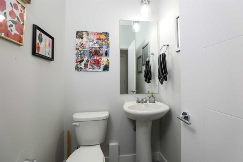 867 Coalbrook Close West, Lethbridge, AB - Indoor Photo Showing Bathroom