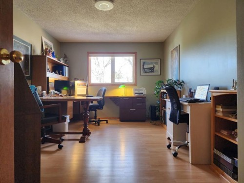 5307 2A St. East, Claresholm, AB - Indoor Photo Showing Office