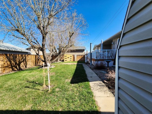 5307 2A St. East, Claresholm, AB - Outdoor