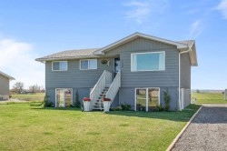 122 S 3 Street WESTMagrath, AB T0K 1J0