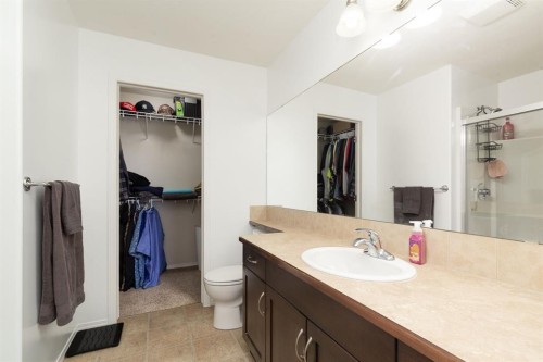 1917 Parkside Point, Coaldale, AB - Indoor Photo Showing Bathroom