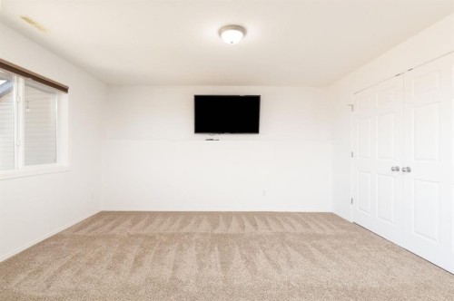 1917 Parkside Point, Coaldale, AB - Indoor Photo Showing Other Room