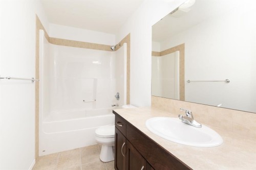 1917 Parkside Point, Coaldale, AB - Indoor Photo Showing Bathroom