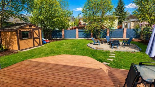 10 Cayuga Place West, Lethbridge, AB - Outdoor With Deck Patio Veranda