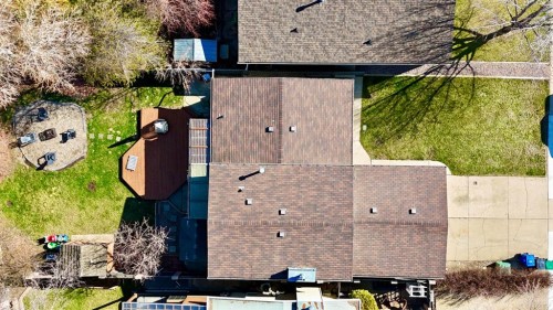 10 Cayuga Place West, Lethbridge, AB - Outdoor With Exterior