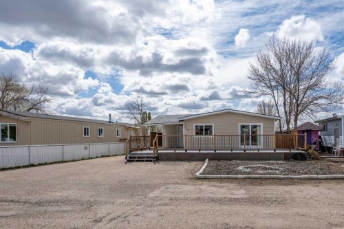 118 Anson Avenue SW Medicine Hat, AB T1A 8A3