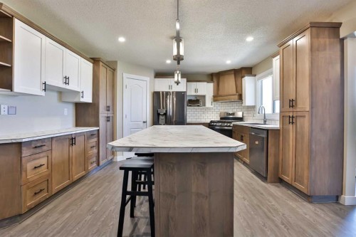 155E 100N, Raymond, AB - Indoor Photo Showing Kitchen