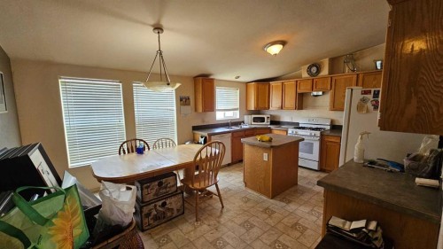 503 5 Avenue, Warner, AB - Indoor