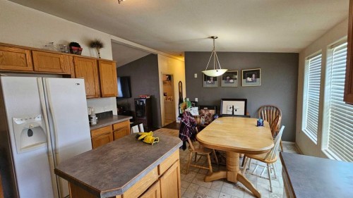 503 5 Avenue, Warner, AB - Indoor Photo Showing Dining Room