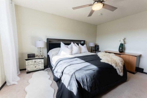 152 Mt Rundle Road West, Lethbridge, AB - Indoor Photo Showing Bedroom