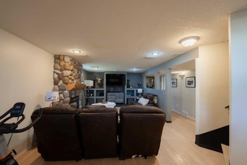 152 Mt Rundle Road West, Lethbridge, AB - Indoor