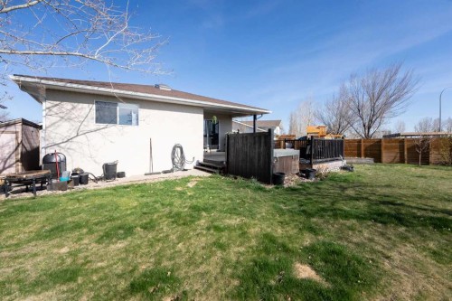 152 Mt Rundle Road West, Lethbridge, AB - Outdoor