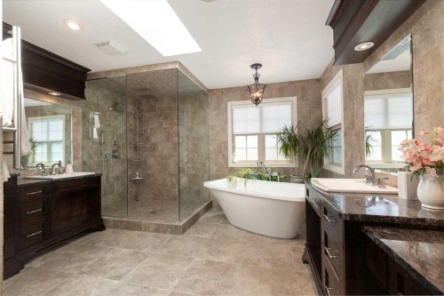 442 Stonecrest Terrace West, Lethbridge, AB - Indoor Photo Showing Bathroom
