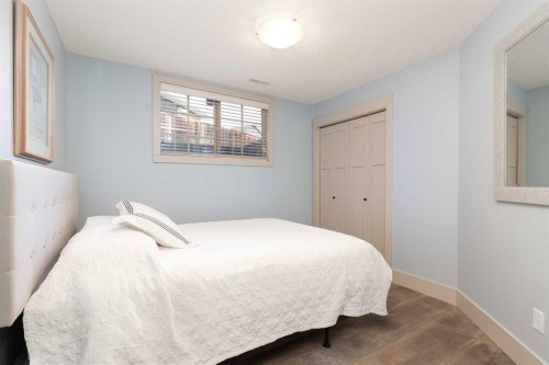 442 Stonecrest Terrace West, Lethbridge, AB - Indoor Photo Showing Bedroom