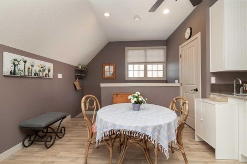 442 Stonecrest Terrace West, Lethbridge, AB - Indoor Photo Showing Dining Room