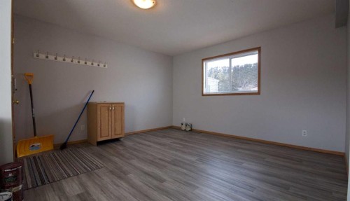 33-6101 20Th Avenue, Coleman, AB - Indoor Photo Showing Other Room