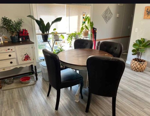 33-6101 20Th Avenue, Coleman, AB - Indoor Photo Showing Dining Room