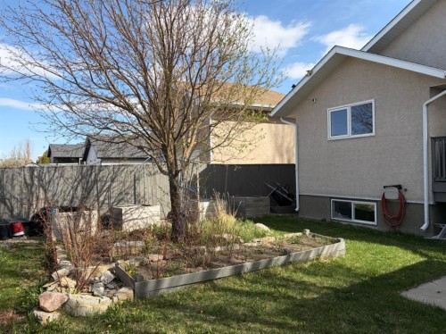 43 Riverwood Manor West, Lethbridge, AB - Outdoor